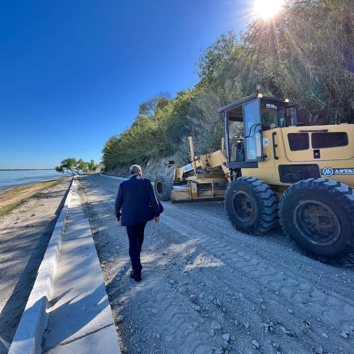 Santa Elena avanza con obras, mantenimiento vial y equipamiento para los espacios públicos